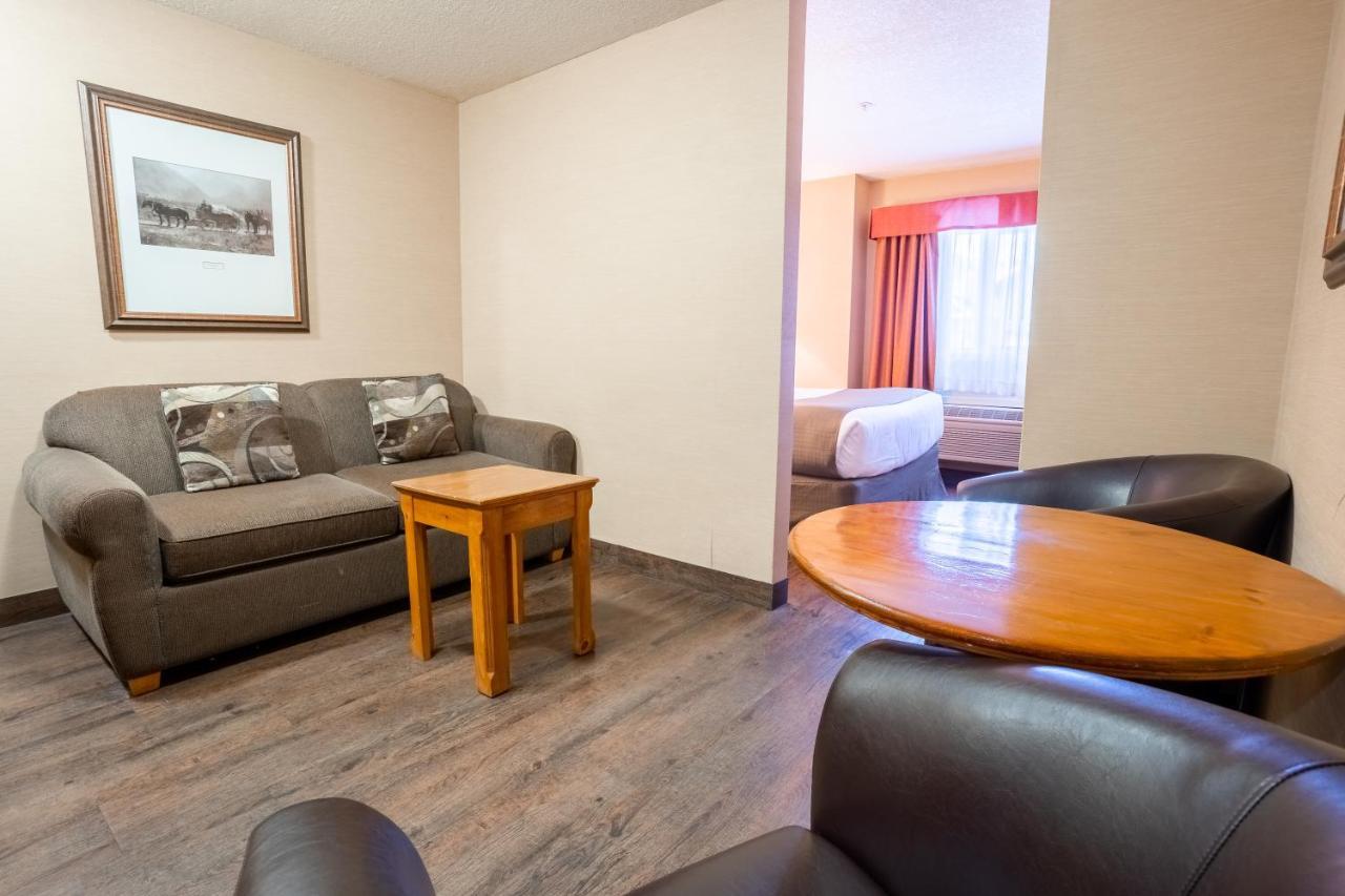 Canmore Inn & Suites Ngoại thất bức ảnh