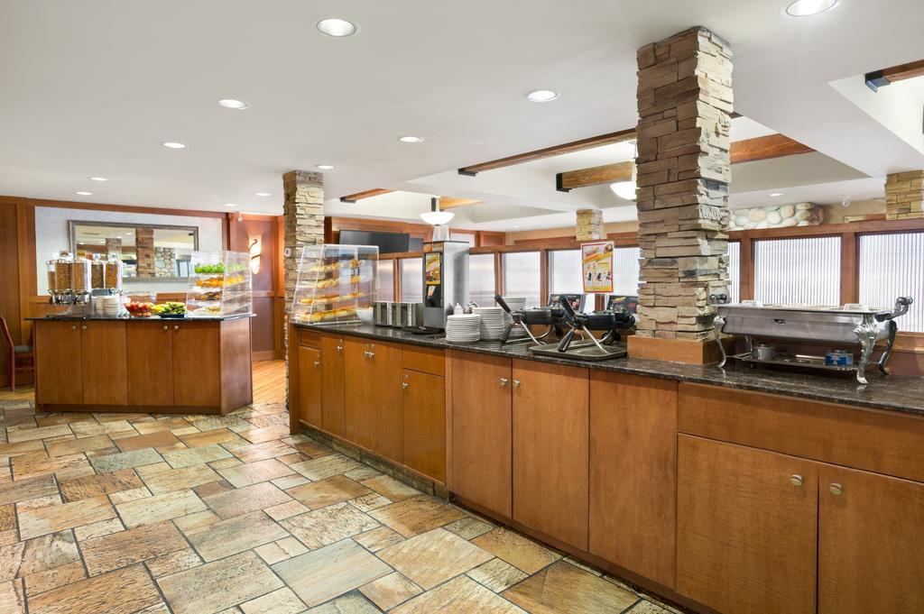 Canmore Inn & Suites Ngoại thất bức ảnh