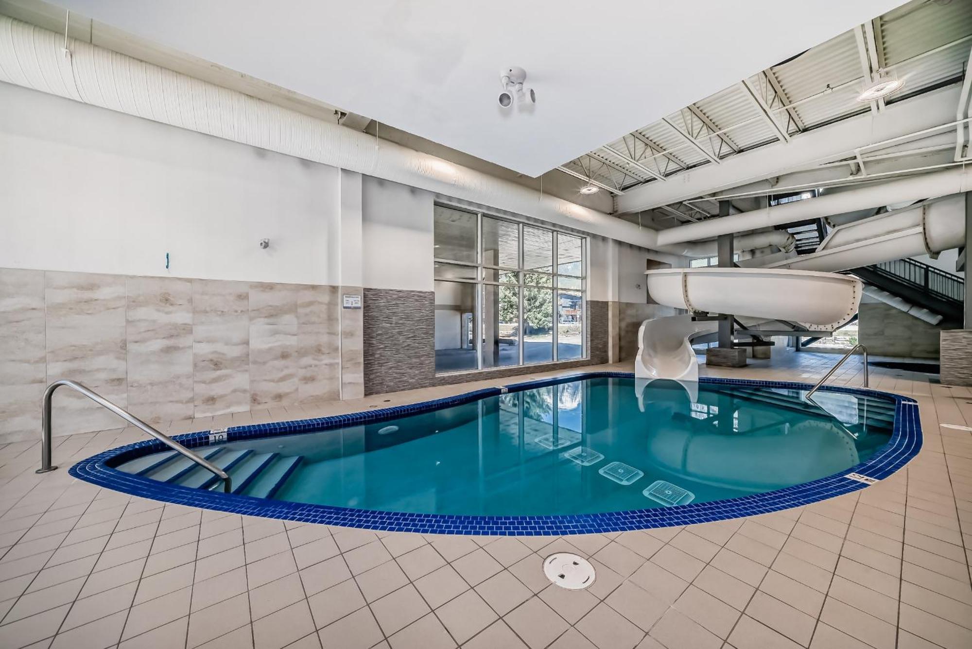 Canmore Inn & Suites Ngoại thất bức ảnh