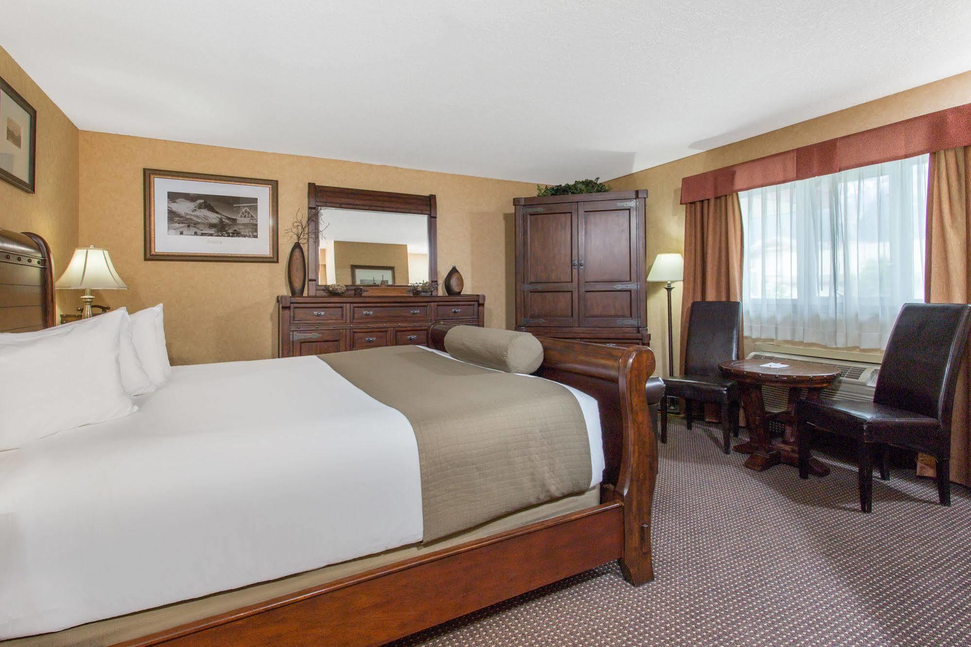 Canmore Inn & Suites Ngoại thất bức ảnh